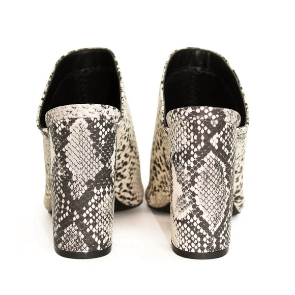 Snake embossed mule. - Picture 3 of 4